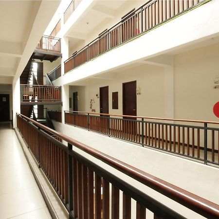 Dago'S Hill Hotel Bandung Buitenkant foto
