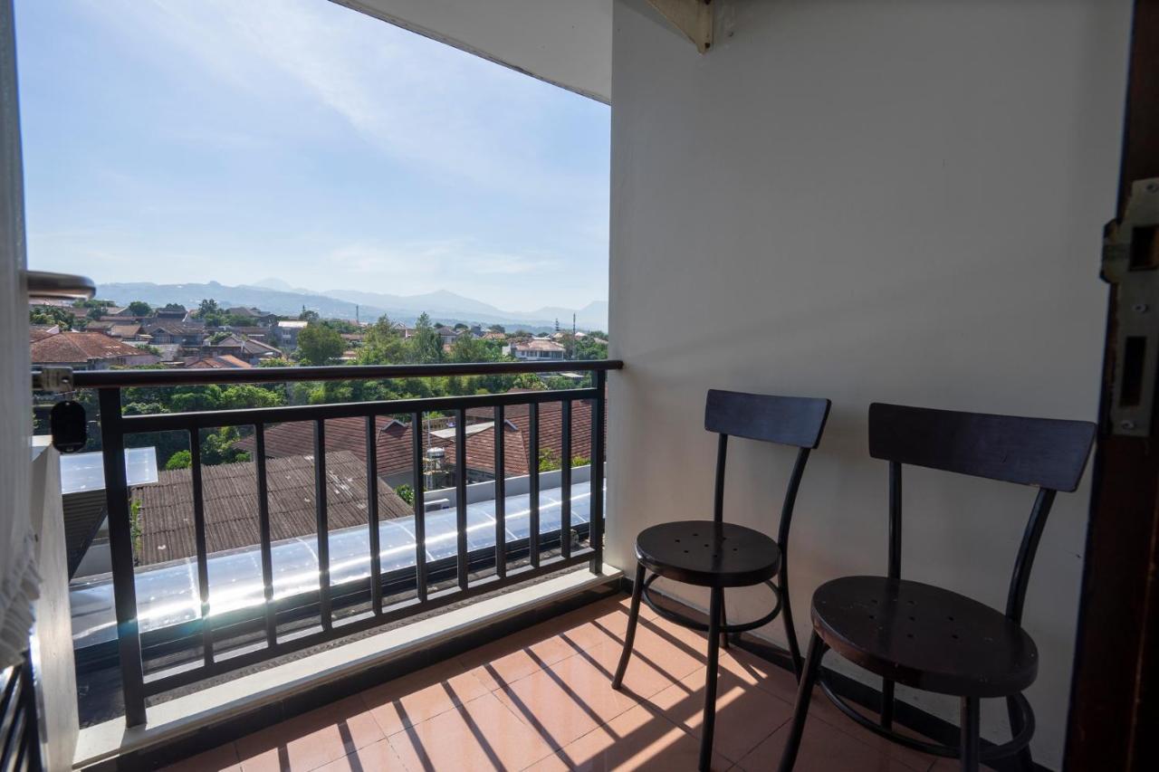 Dago'S Hill Hotel Bandung Buitenkant foto